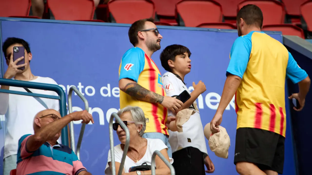 La grada del estadio de El Sadar durante el partido de La Liga EA Sports entre CA Osasuna y Valencia CF disputado en Pamplona. IÑIGO ALZUGARAY