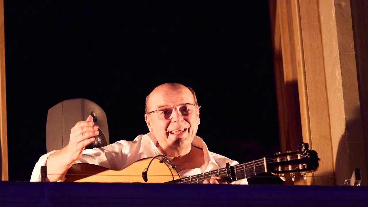 Concierto del guitarrista Miguel Vargas en el balcón del Palacio de Navarra en Pamplona dentro de la XII edición del festival Flamenco On Fire. IÑIGO ALZUGARAY