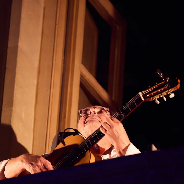Concierto del guitarrista Miguel Vargas en el balcón del Palacio de Navarra en Pamplona dentro de la XII edición del festival Flamenco On Fire. IÑIGO ALZUGARAY
