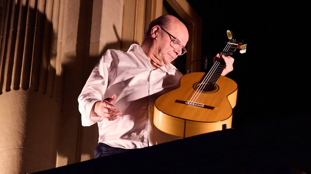 Concierto del guitarrista Miguel Vargas en el balcón del Palacio de Navarra en Pamplona dentro de la XII edición del festival Flamenco On Fire. IÑIGO ALZUGARAY