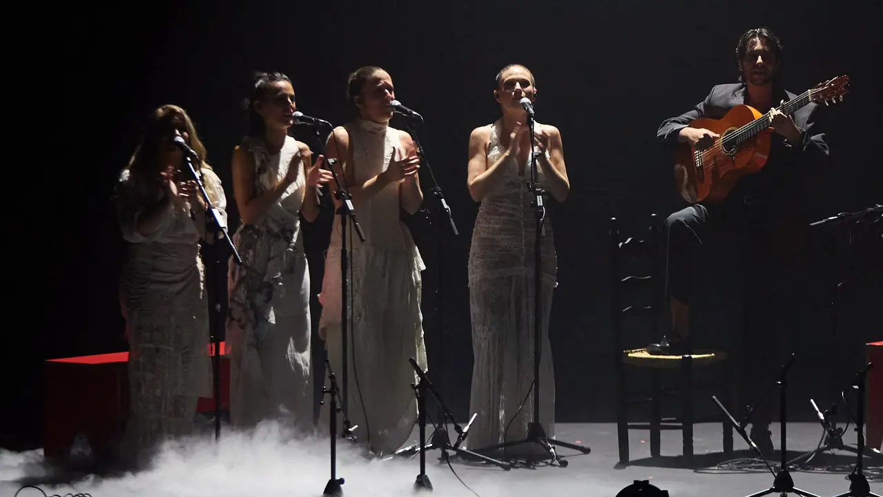 Concierto Guitarra Coral de Yerai Cortés en el Teatro Gayarre de Pamplona dentro del ciclo Escenario Siglo XXI de la XII edición del festival Flamenco On Fire. IÑIGO ALZUGARAY