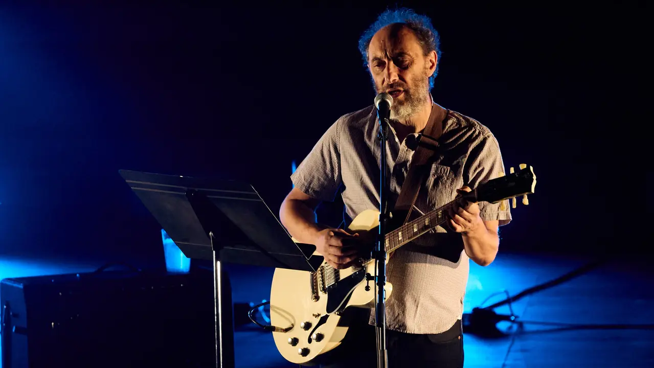 Concierto Esencial de Los Planetas en el auditorio Baluarte de Pamplona durante de la XII edición del festival Flamenco On Fire. IÑIGO ALZUGARAY