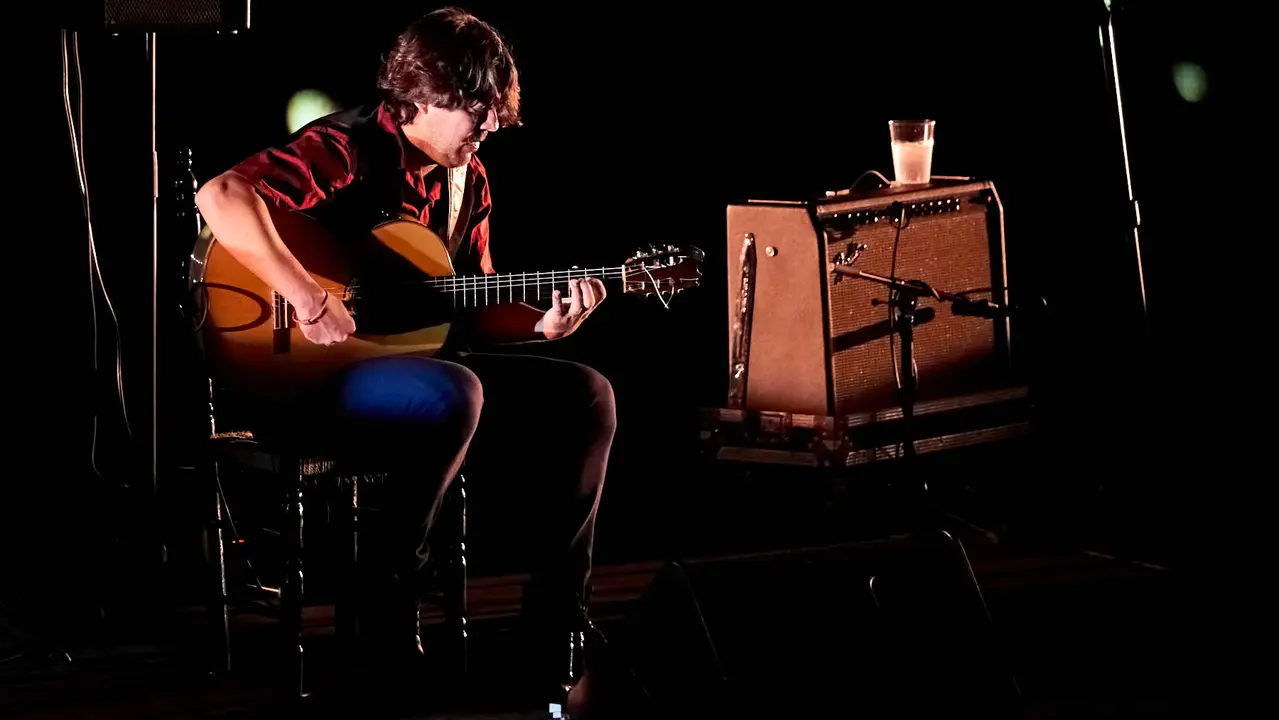 Concierto Esencial de Los Planetas en el auditorio Baluarte de Pamplona durante de la XII edición del festival Flamenco On Fire. IÑIGO ALZUGARAY