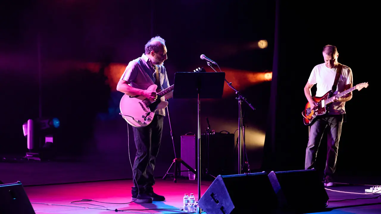 Concierto Esencial de Los Planetas en el auditorio Baluarte de Pamplona durante de la XII edición del festival Flamenco On Fire. IÑIGO ALZUGARAY