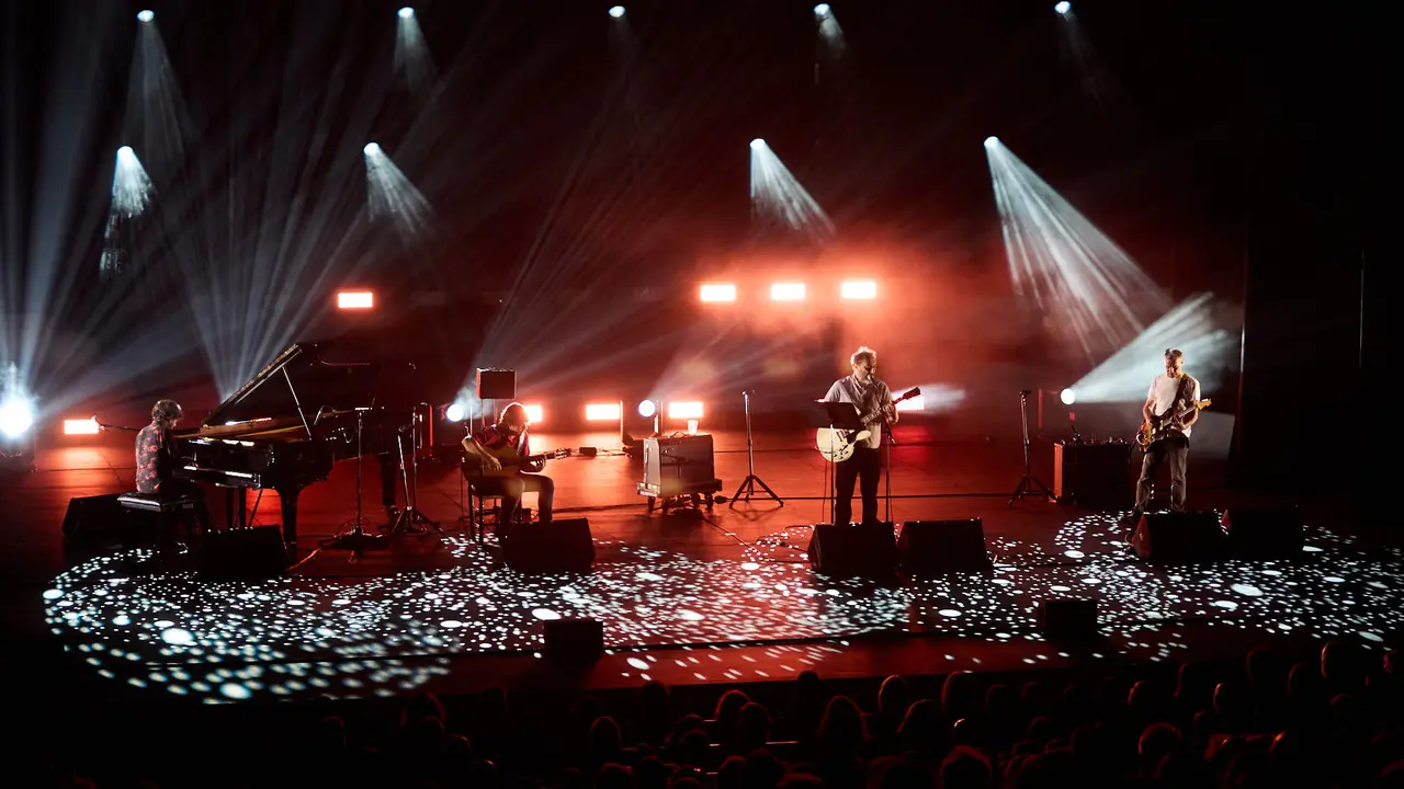 Concierto Esencial de Los Planetas en el auditorio Baluarte de Pamplona durante de la XII edición del festival Flamenco On Fire. IÑIGO ALZUGARAY