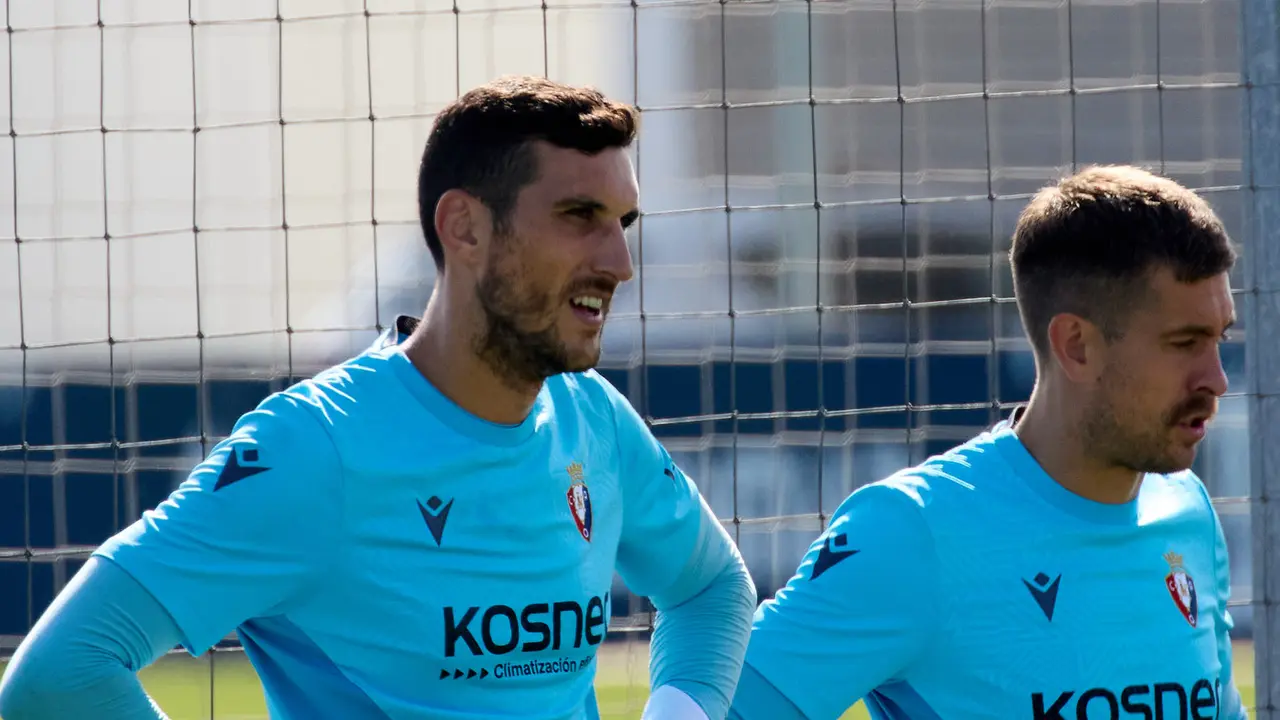 Entrenamiento de Osasuna en las instalaciones de Tajonar. IÑIGO ALZUGARAY
