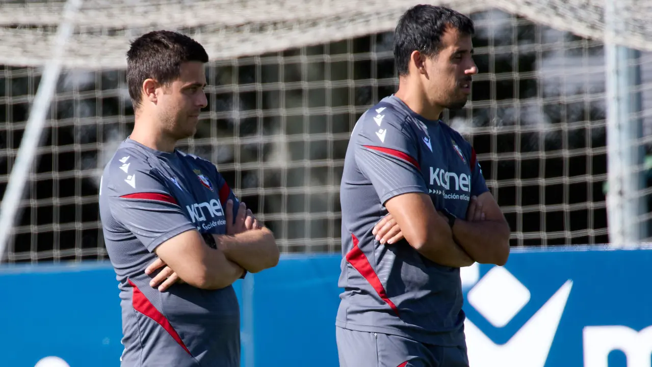 Entrenamiento de Osasuna en las instalaciones de Tajonar. IÑIGO ALZUGARAY