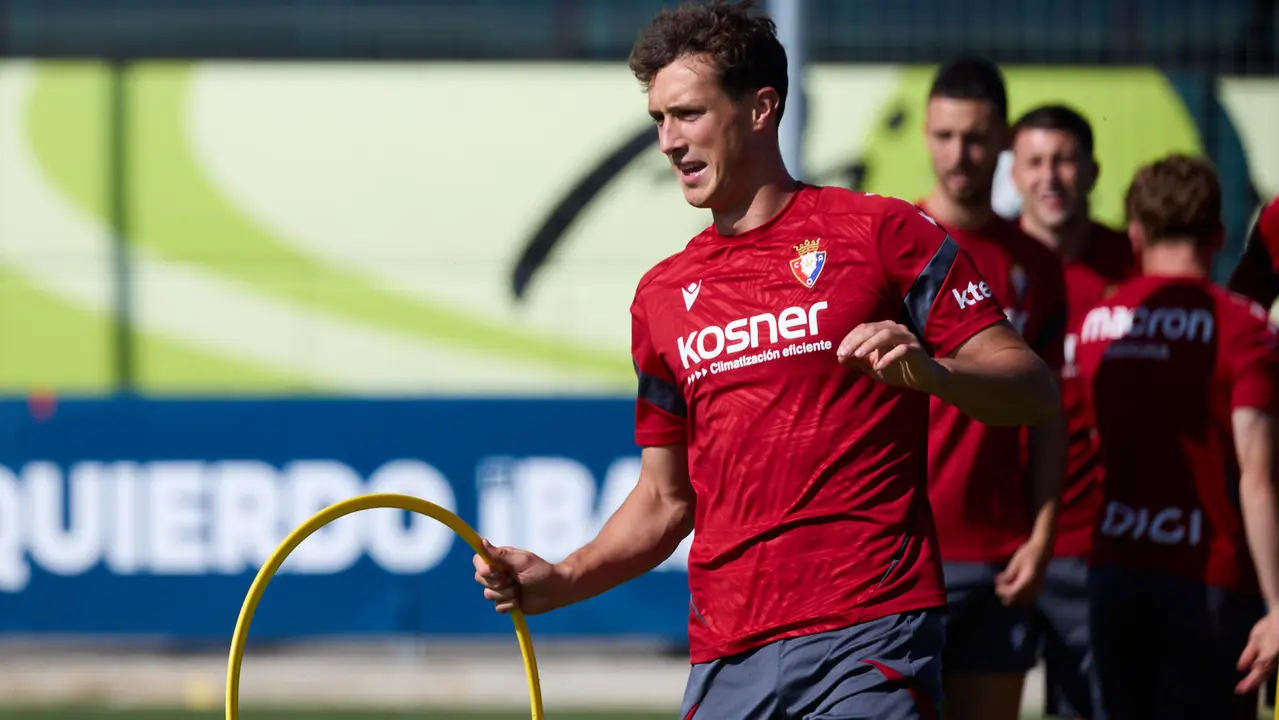 Entrenamiento de Osasuna en las instalaciones de Tajonar. IÑIGO ALZUGARAY