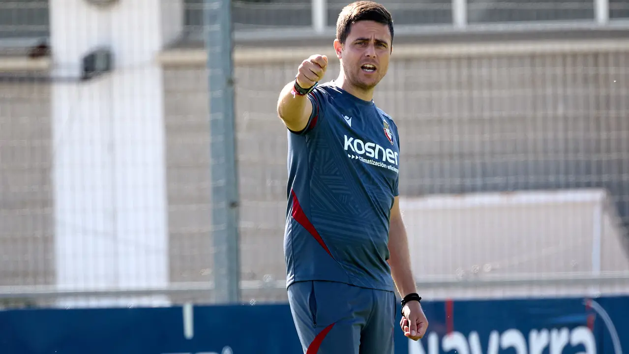 Entrenamiento de Osasuna en las instalaciones de Tajonar. IÑIGO ALZUGARAY