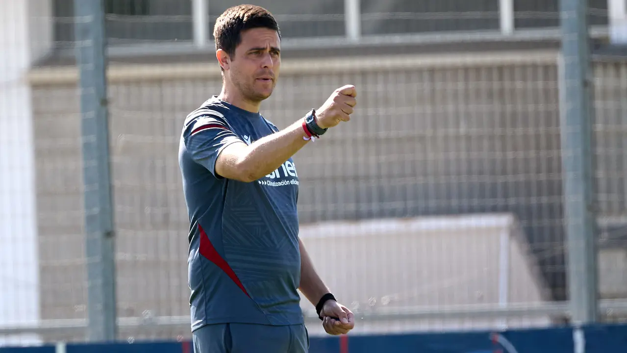 Entrenamiento de Osasuna en las instalaciones de Tajonar. IÑIGO ALZUGARAY