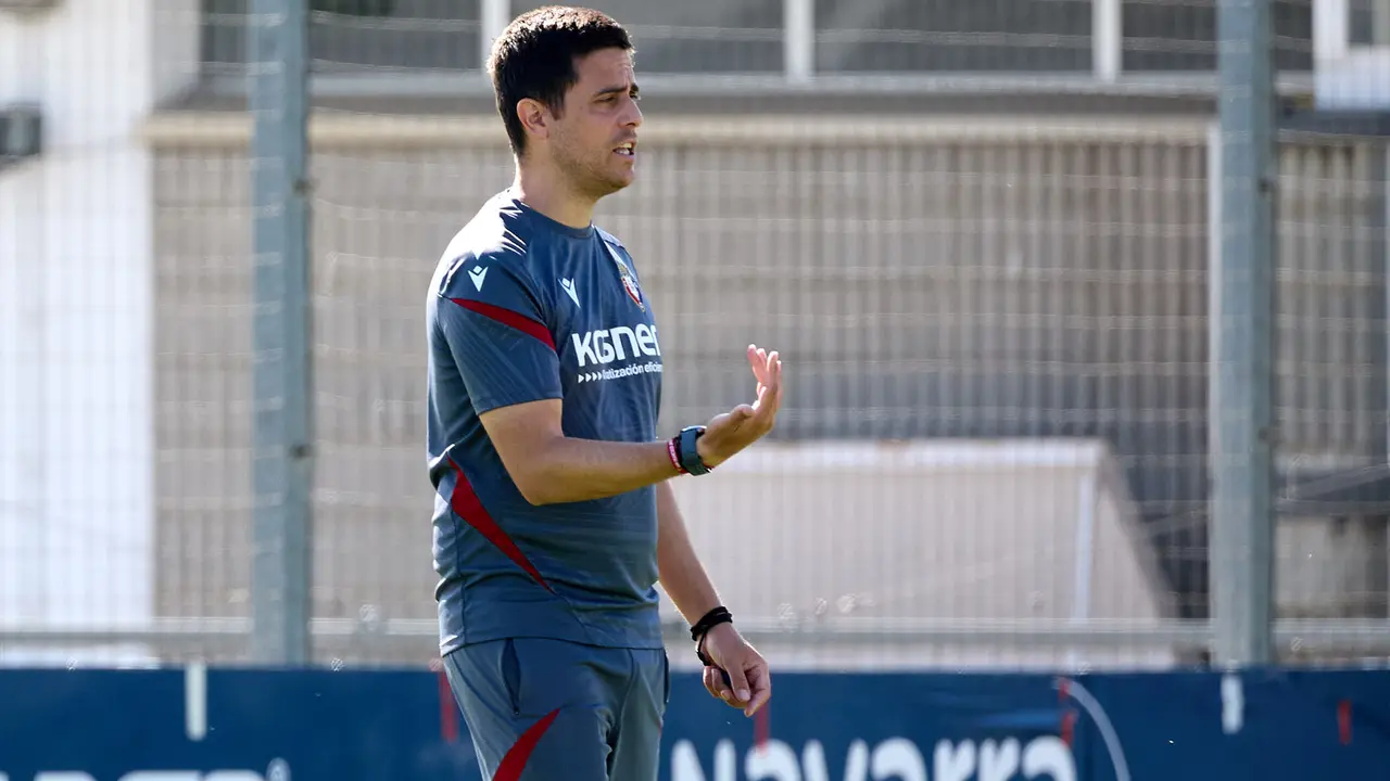 Entrenamiento de Osasuna en las instalaciones de Tajonar. IÑIGO ALZUGARAY