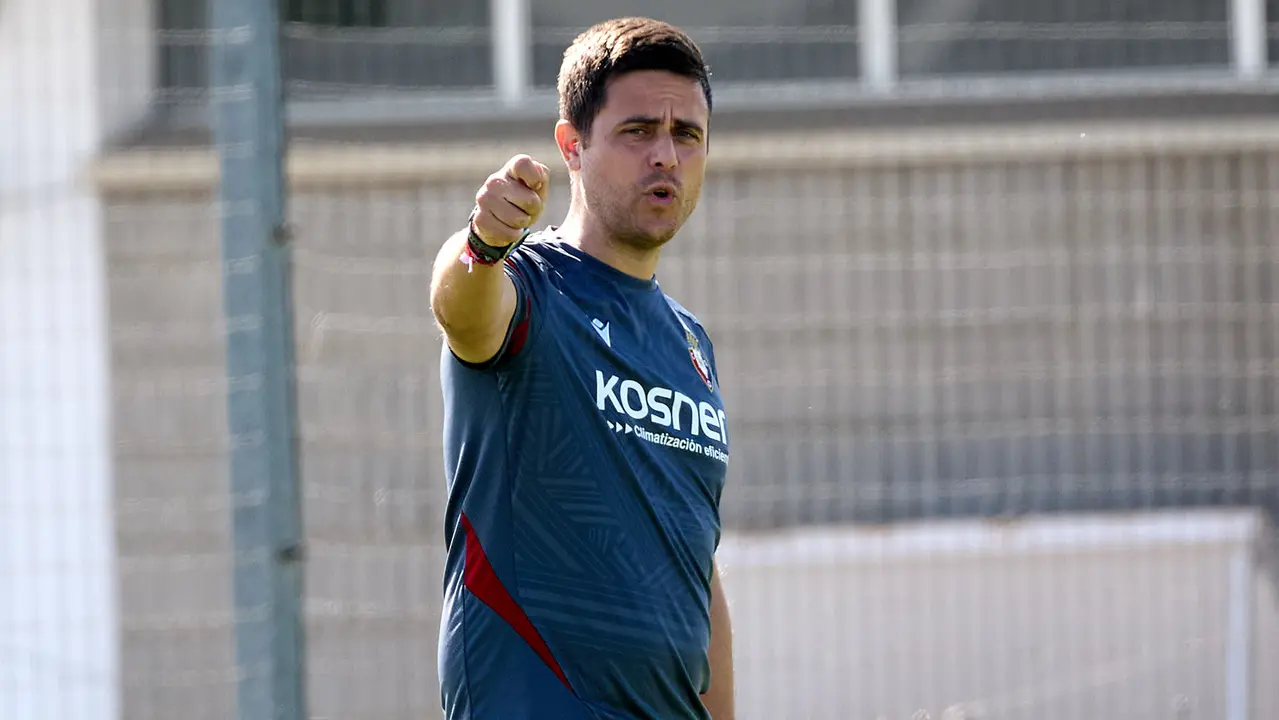 Entrenamiento de Osasuna en las instalaciones de Tajonar. IÑIGO ALZUGARAY