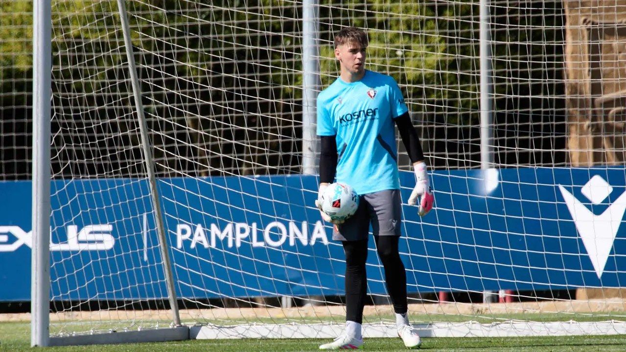 Entrenamiento de Osasuna en las instalaciones de Tajonar. IÑIGO ALZUGARAY
