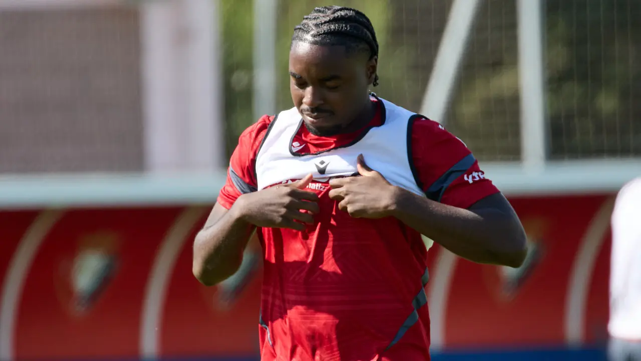 Entrenamiento de Osasuna en las instalaciones de Tajonar. IÑIGO ALZUGARAY
