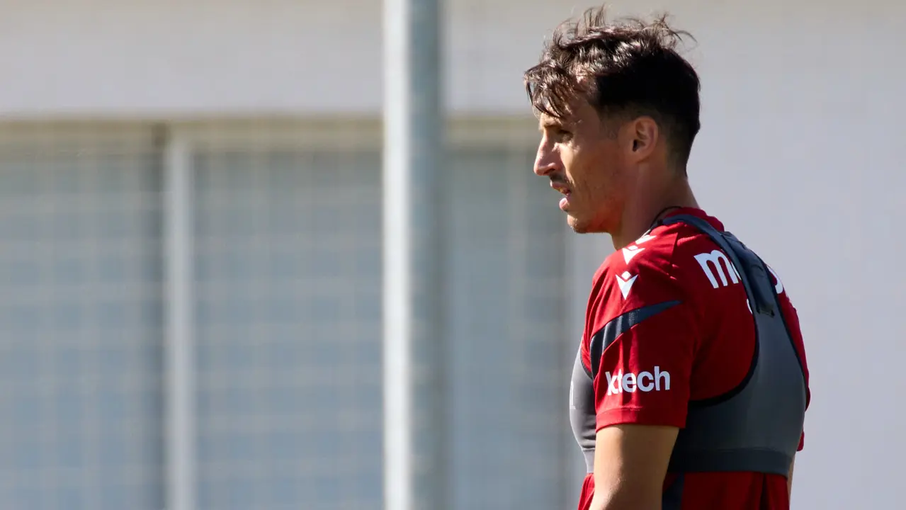 Entrenamiento de Osasuna en las instalaciones de Tajonar. IÑIGO ALZUGARAY