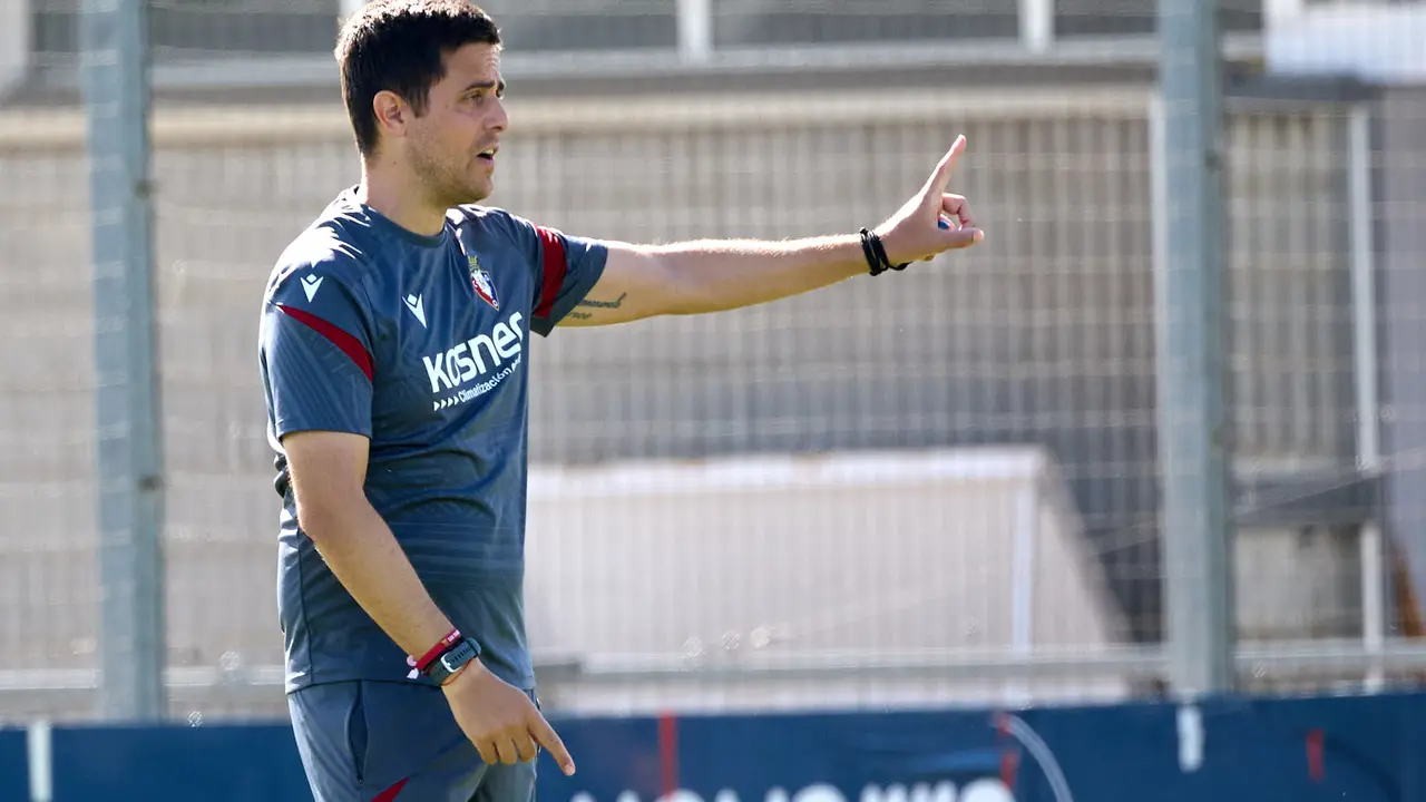 Entrenamiento de Osasuna en las instalaciones de Tajonar. IÑIGO ALZUGARAY