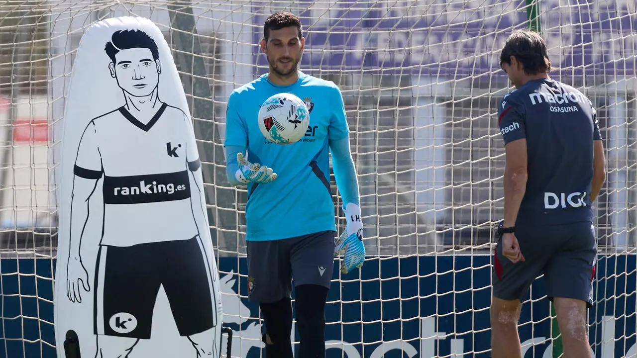 Entrenamiento de Osasuna en las instalaciones de Tajonar. IÑIGO ALZUGARAY