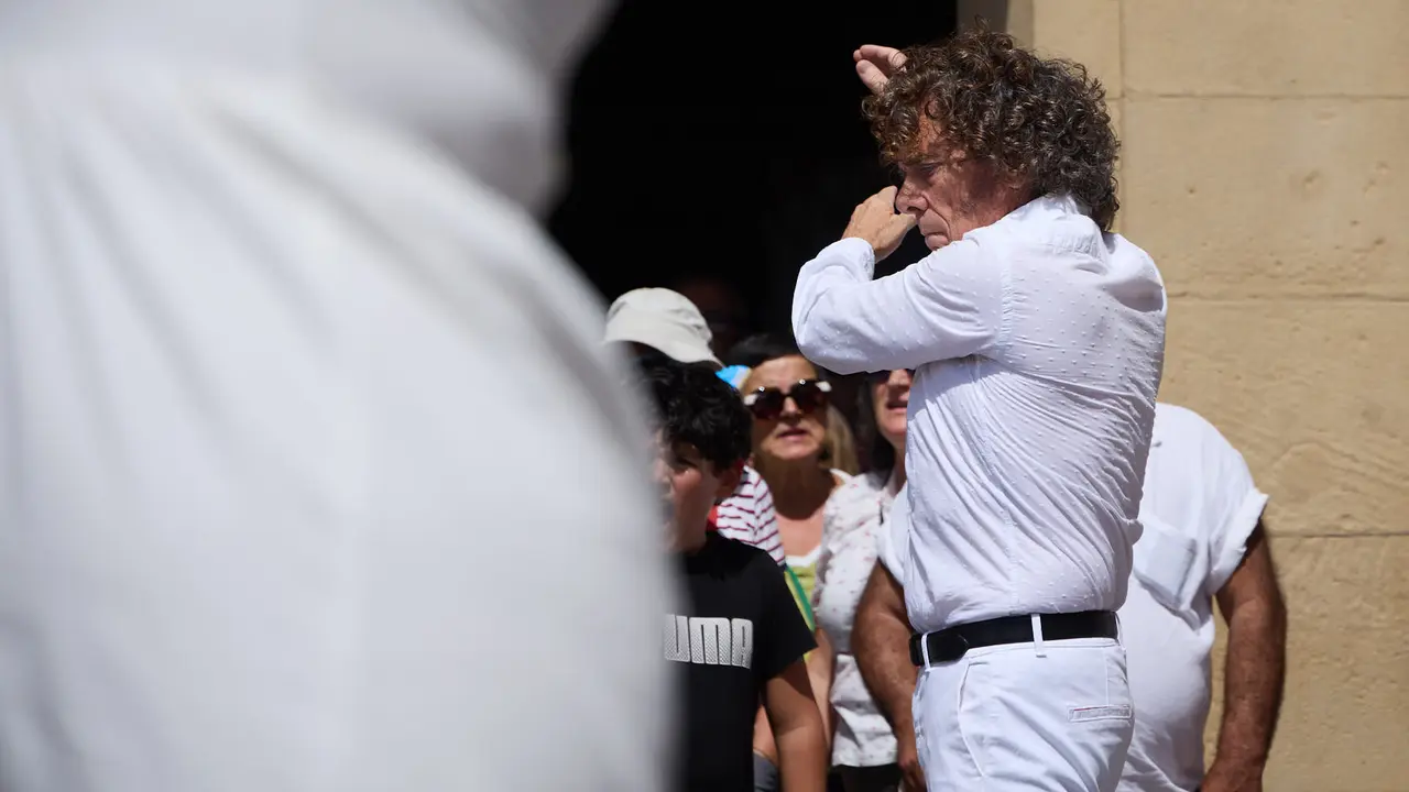 Flashmob en la Plaza del Castillo de Pamplona organizado por la Escuela de Baile Sandra Gallardo y el Centro de Arte Flamenco El Juncal durante de la XII edición del festival Flamenco On Fire. IÑIGO ALZUGARAY