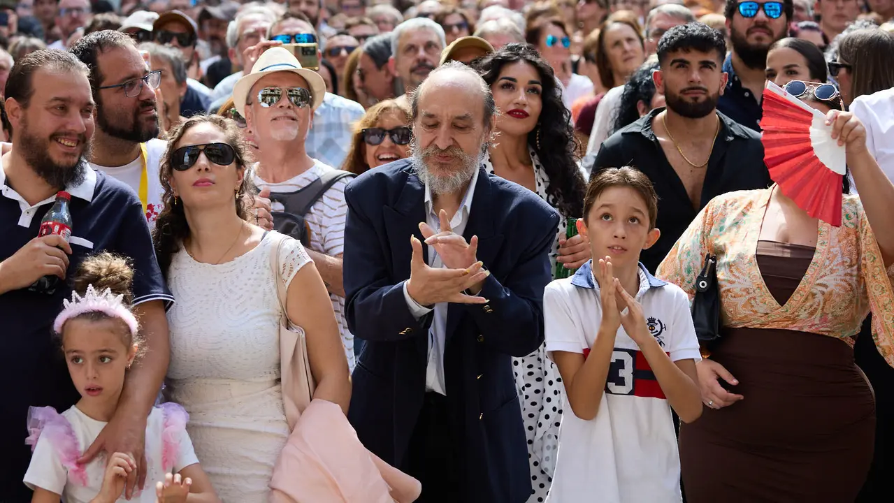 Actuación de Tomatito en el balcón del Ayuntamiento de Pamplona dentro del ciclo Calles, Balcones et Patios de la XII edición del festival Flamenco On Fire. IÑIGO ALZUGARAY