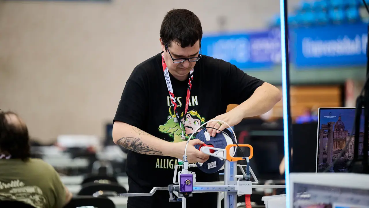 La Universidad Pública de Navarra organiza, junto con la Asociación Navarra para la Divulgación de la Tecnología (ANDITEC), la octava edición del evento tecnológico Navarra LAN Party. PABLO LASAOSA