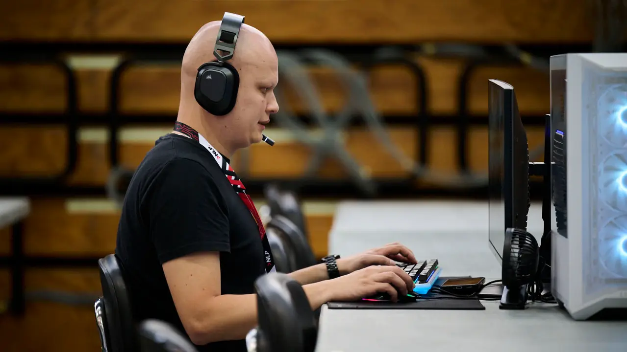 La Universidad Pública de Navarra organiza, junto con la Asociación Navarra para la Divulgación de la Tecnología (ANDITEC), la octava edición del evento tecnológico Navarra LAN Party. PABLO LASAOSA