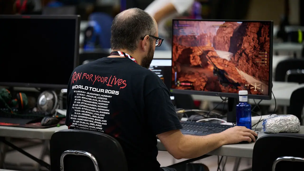 La Universidad Pública de Navarra organiza, junto con la Asociación Navarra para la Divulgación de la Tecnología (ANDITEC), la octava edición del evento tecnológico Navarra LAN Party. PABLO LASAOSA
