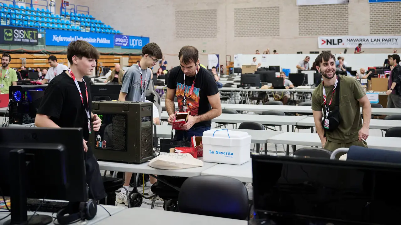 La Universidad Pública de Navarra organiza, junto con la Asociación Navarra para la Divulgación de la Tecnología (ANDITEC), la octava edición del evento tecnológico Navarra LAN Party. PABLO LASAOSA