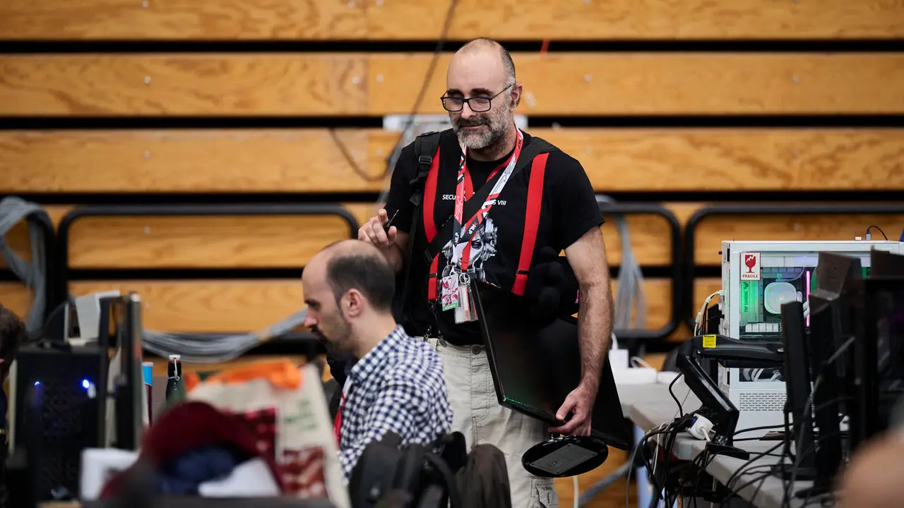 La Universidad Pública de Navarra organiza, junto con la Asociación Navarra para la Divulgación de la Tecnología (ANDITEC), la octava edición del evento tecnológico Navarra LAN Party. PABLO LASAOSA