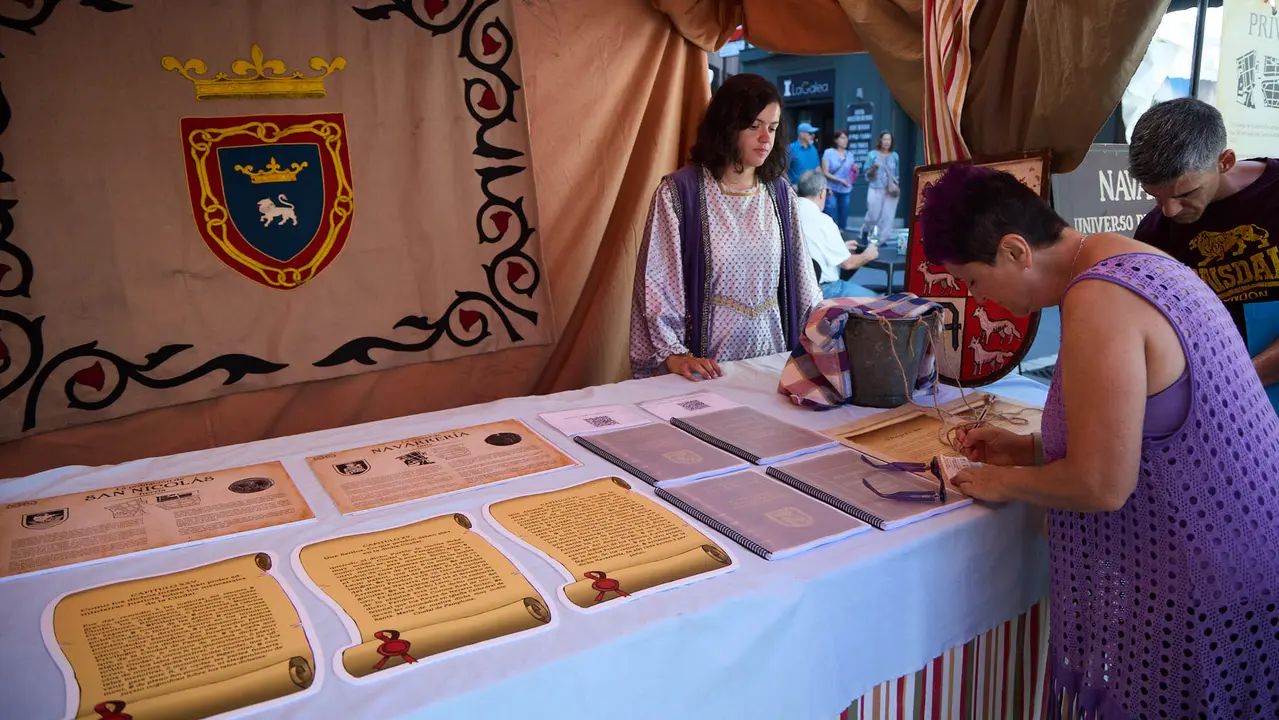 Gran Feria Medieval por las calles de los tres burgos durante la celebración del Privilegio de la Unión de Pamplona. IÑIGO ALZUGARAY