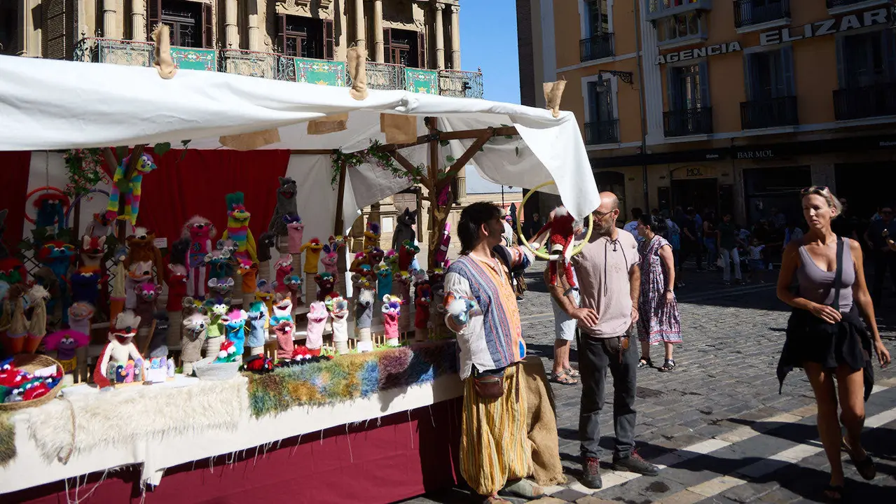 Gran Feria Medieval por las calles de los tres burgos durante la celebración del Privilegio de la Unión de Pamplona. IÑIGO ALZUGARAY