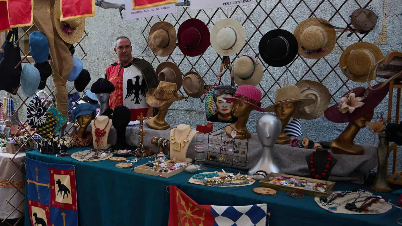 Gran Feria Medieval por las calles de los tres burgos durante la celebración del Privilegio de la Unión de Pamplona. IÑIGO ALZUGARAY