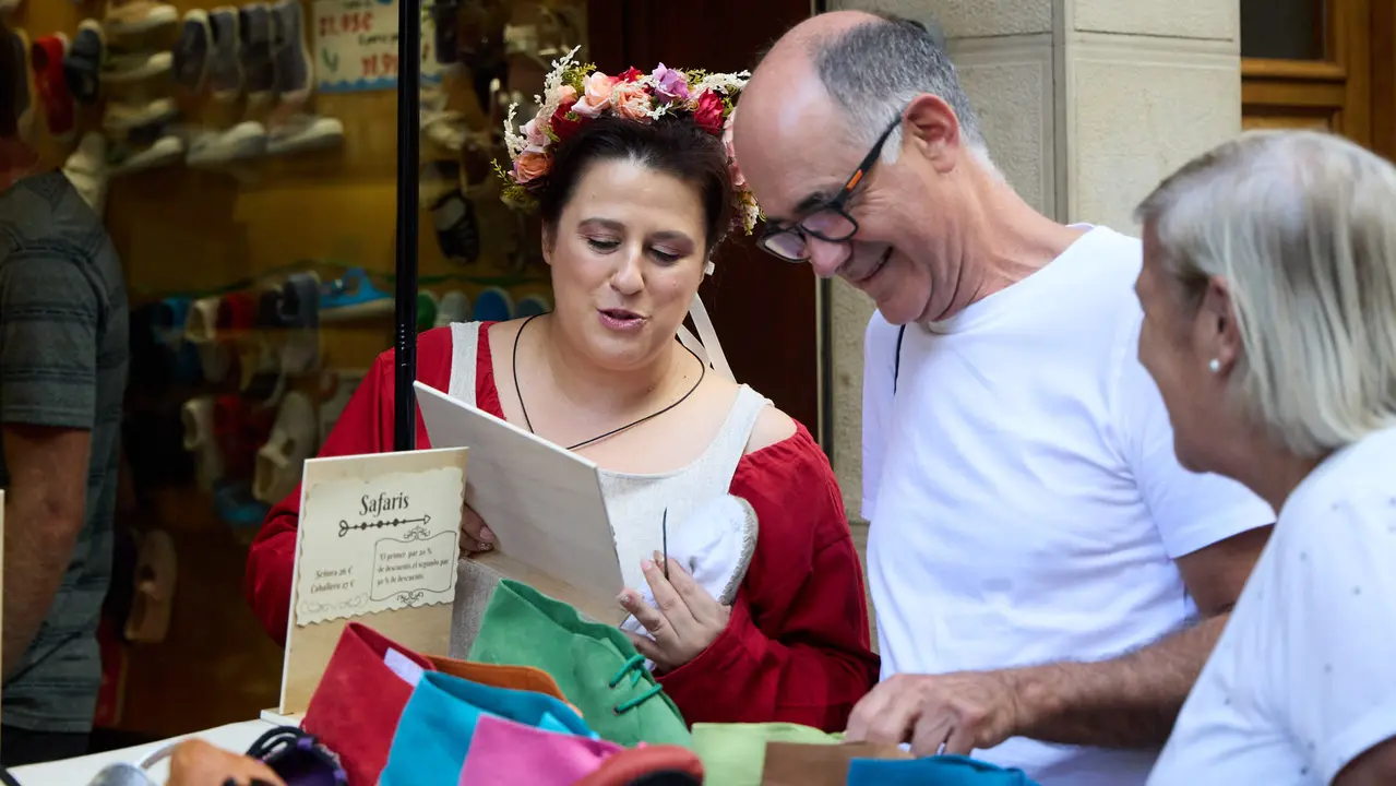 Gran Feria Medieval por las calles de los tres burgos durante la celebración del Privilegio de la Unión de Pamplona. IÑIGO ALZUGARAY