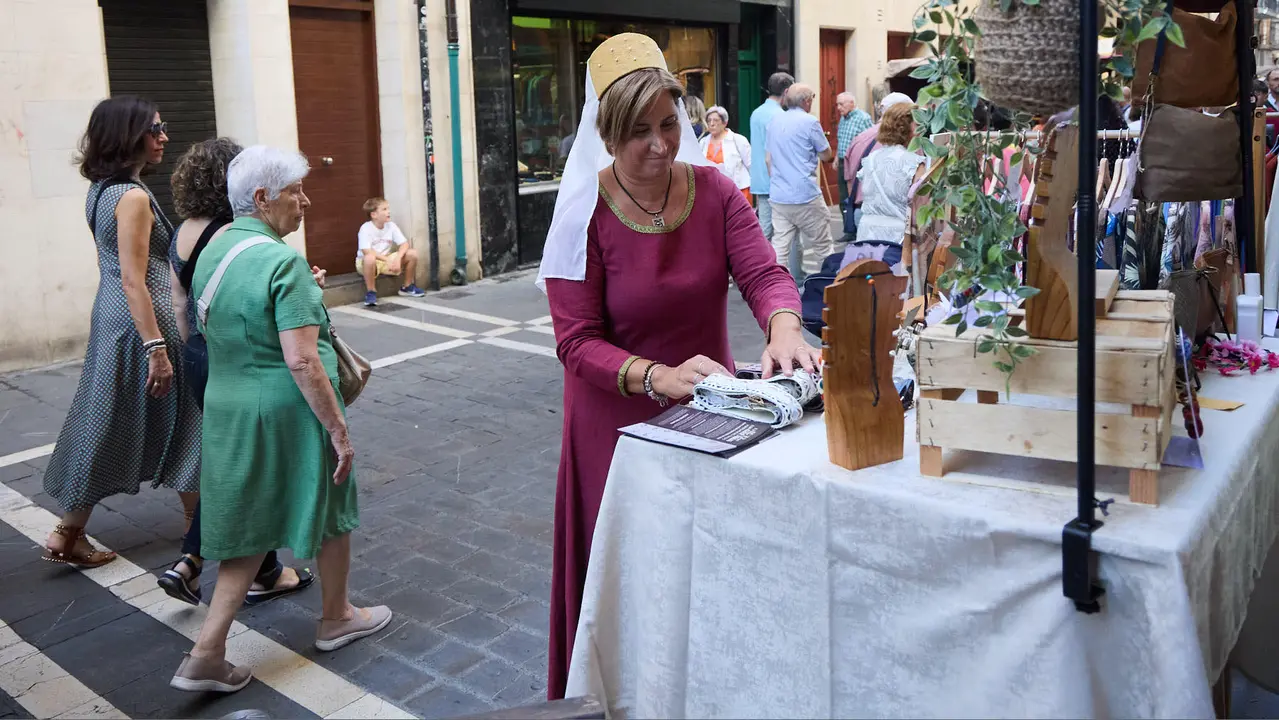 Gran Feria Medieval por las calles de los tres burgos durante la celebración del Privilegio de la Unión de Pamplona. IÑIGO ALZUGARAY