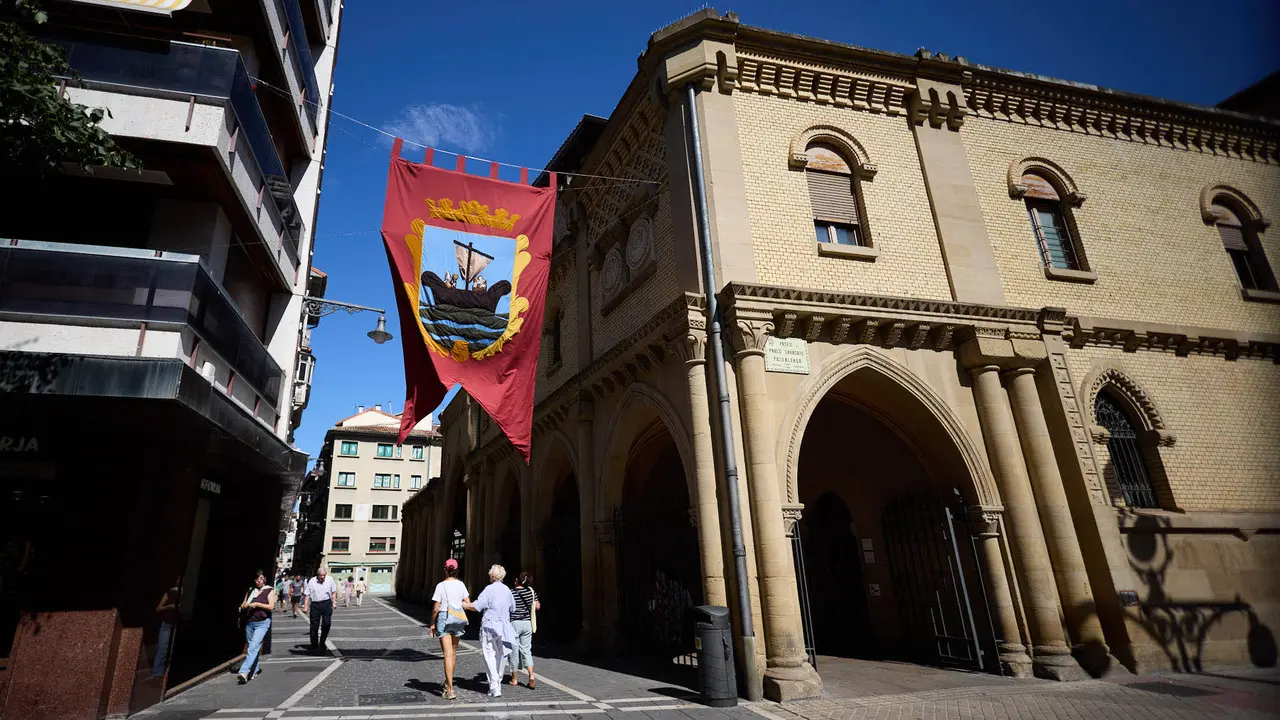 Gran Feria Medieval por las calles de los tres burgos durante la celebración del Privilegio de la Unión de Pamplona. IÑIGO ALZUGARAY