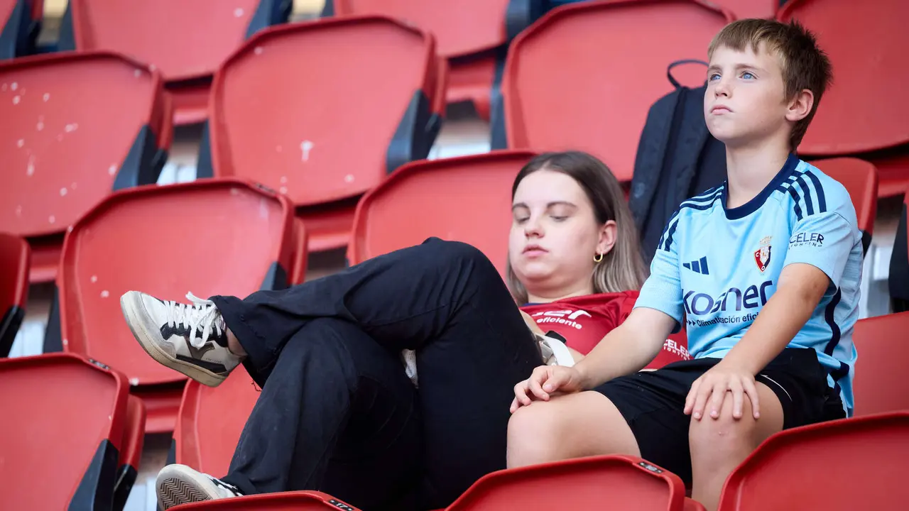 La grada del estadio de El Sadar durante el partido de La Liga EA Sports entre CA Osasuna y Rayo Vallecano disputado en Pamplona. IÑIGO ALZUGARAY