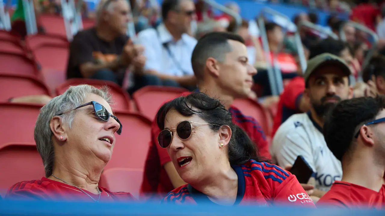 La grada del estadio de El Sadar durante el partido de La Liga EA Sports entre CA Osasuna y Rayo Vallecano disputado en Pamplona. IÑIGO ALZUGARAY