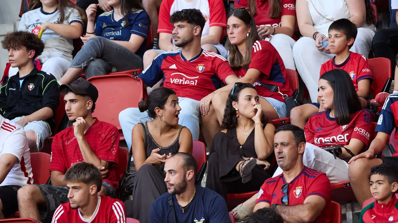 La grada del estadio de El Sadar durante el partido de La Liga EA Sports entre CA Osasuna y Rayo Vallecano disputado en Pamplona. IÑIGO ALZUGARAY