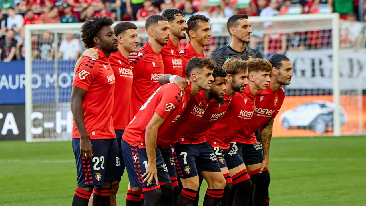 Partido de La Liga EA Sports entre CA Osasuna y Rayo Vallecano disputado en el estadio de El Sadar en Pamplona. IÑIGO ALZUGARAY