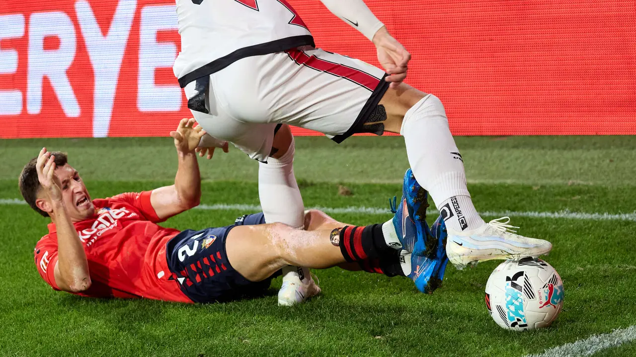 Partido de La Liga EA Sports entre CA Osasuna y Rayo Vallecano disputado en el estadio de El Sadar en Pamplona. IÑIGO ALZUGARAY