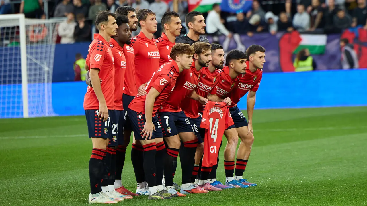 Partido de La Liga EA Sports entre CA Osasuna y Elche CF disputado en el estadio de El Sadar en Pamplona. IÑIGO ALZUGARAY