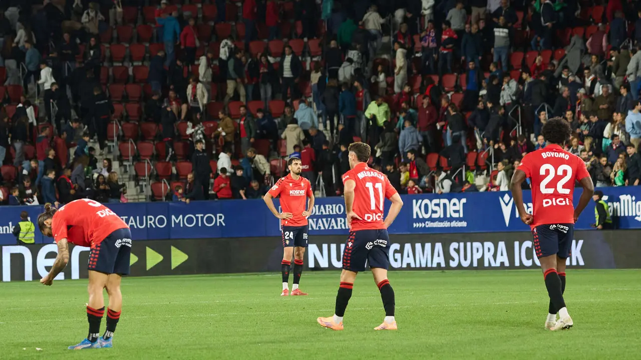 Partido de La Liga EA Sports entre CA Osasuna y Elche CF disputado en el estadio de El Sadar en Pamplona. IÑIGO ALZUGARAY