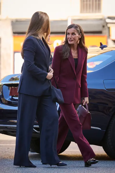 La Princesa Leonor, acompañada de los Reyes Felipe y Letizia, inicia en el Palacio de Navarra una visita a la Comunidad foral que se prolongará durante el viernes y el sábado.
PABLO LASAOSA
