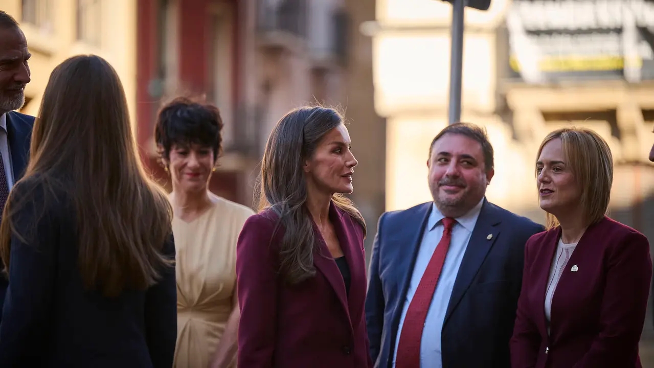 La Princesa Leonor, acompañada de los Reyes Felipe y Letizia, inicia en el Palacio de Navarra una visita a la Comunidad foral que se prolongará durante el viernes y el sábado.
PABLO LASAOSA