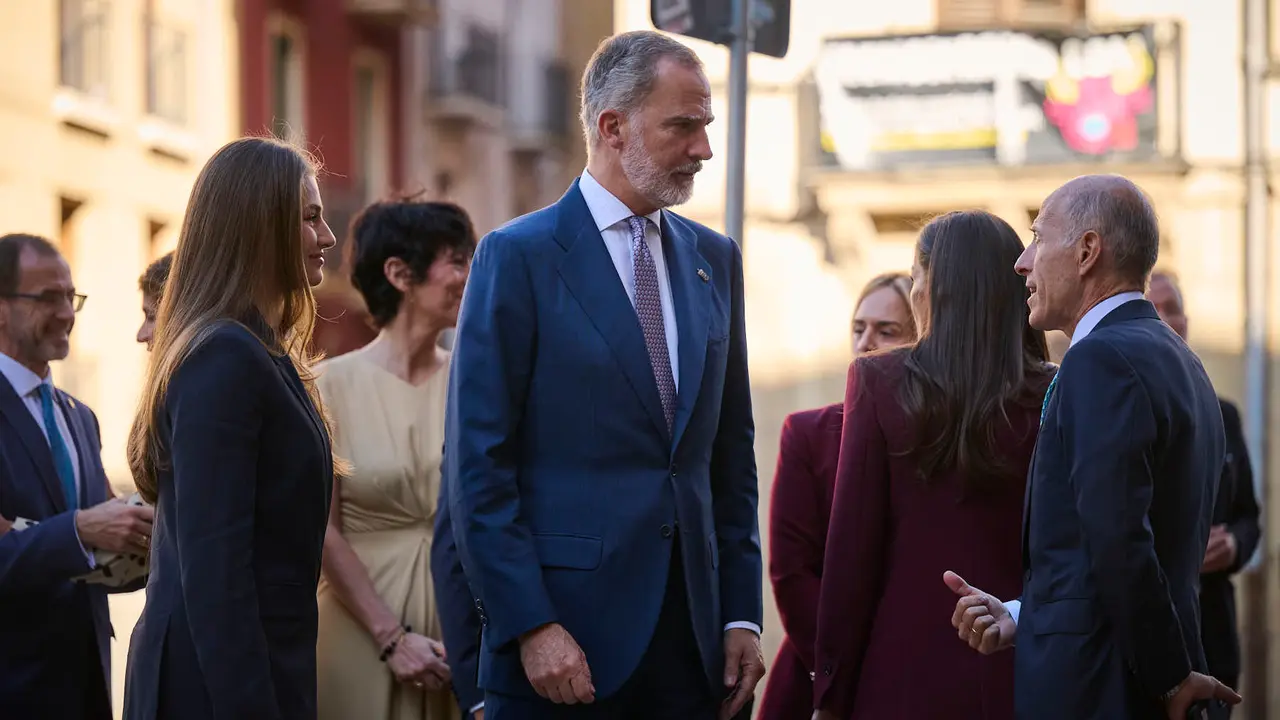 La Princesa Leonor, acompañada de los Reyes Felipe y Letizia, inicia en el Palacio de Navarra una visita a la Comunidad foral que se prolongará durante el viernes y el sábado.
PABLO LASAOSA