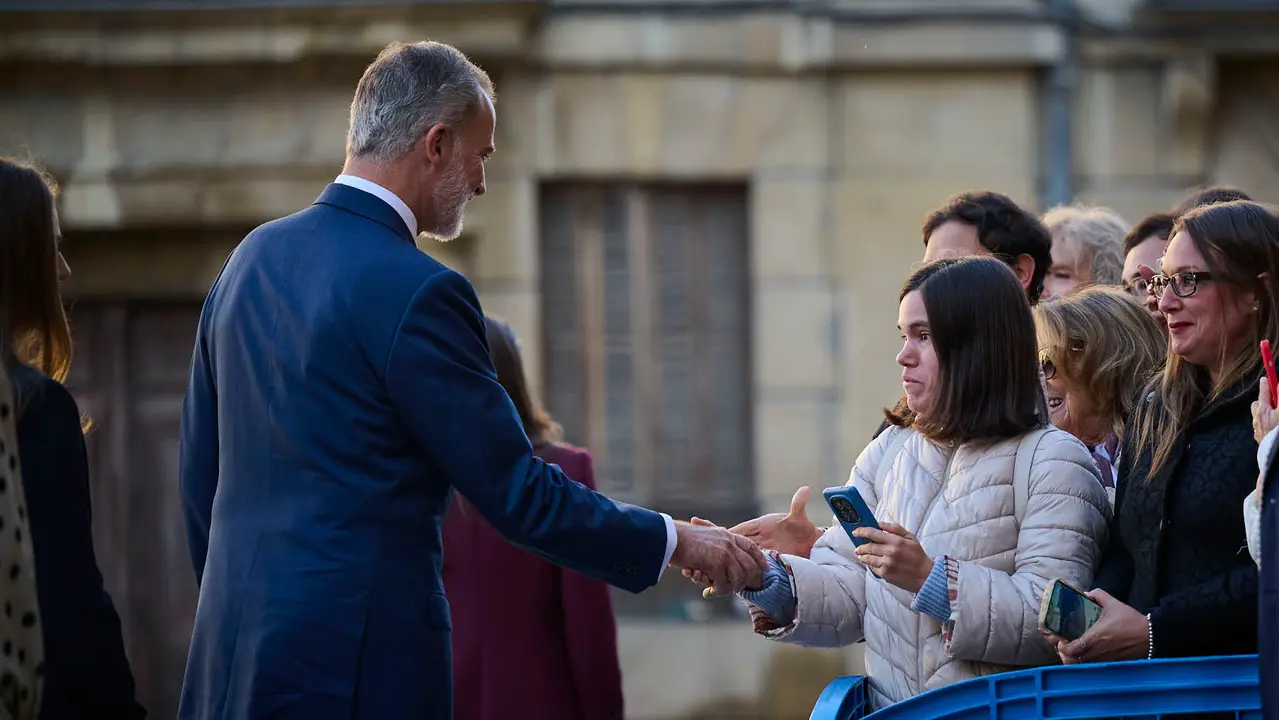La Princesa Leonor, acompañada de los Reyes Felipe y Letizia, inicia en el Palacio de Navarra una visita a la Comunidad foral que se prolongará durante el viernes y el sábado.
PABLO LASAOSA
