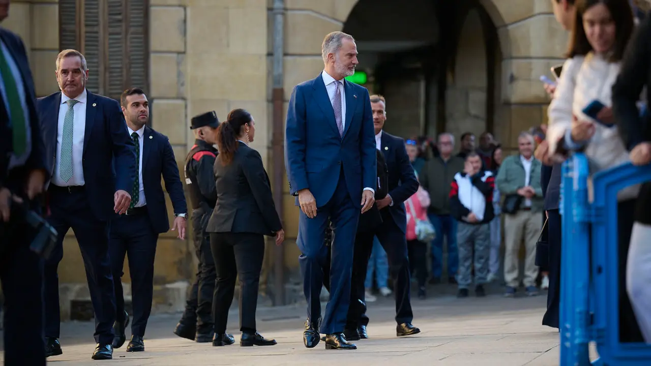 La Princesa Leonor, acompañada de los Reyes Felipe y Letizia, inicia en el Palacio de Navarra una visita a la Comunidad foral que se prolongará durante el viernes y el sábado.
PABLO LASAOSA