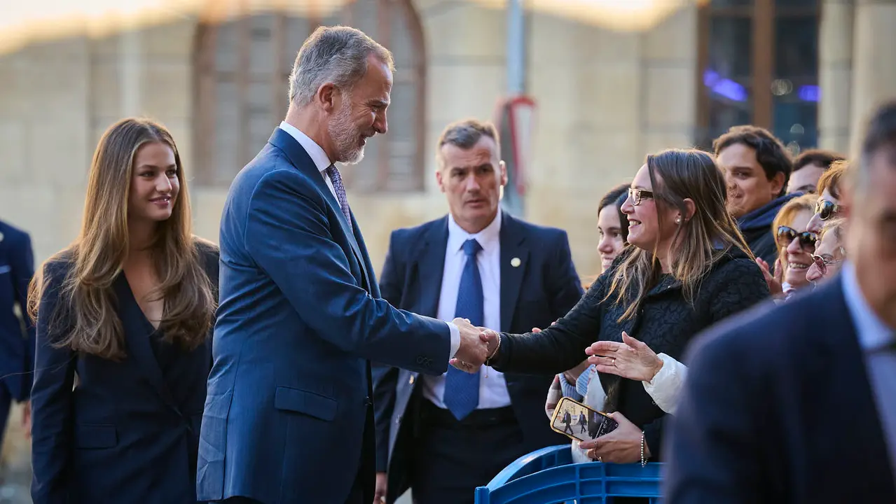 La Princesa Leonor, acompañada de los Reyes Felipe y Letizia, inicia en el Palacio de Navarra una visita a la Comunidad foral que se prolongará durante el viernes y el sábado.
PABLO LASAOSA