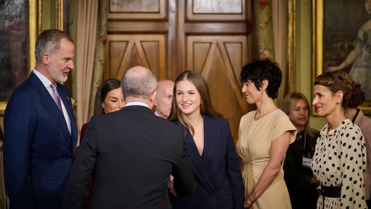 La Princesa Leonor, acompañada de los Reyes Felipe y Letizia, inicia en el Palacio de Navarra una visita a la Comunidad foral que se prolongará durante el viernes y el sábado.
PABLO LASAOSA