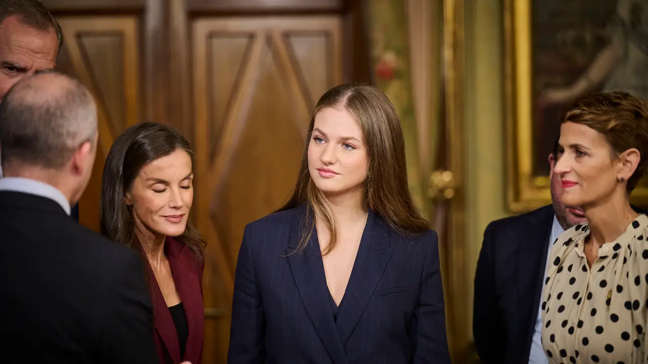 La Princesa Leonor, acompañada de los Reyes Felipe y Letizia, inicia en el Palacio de Navarra una visita a la Comunidad foral que se prolongará durante el viernes y el sábado.
PABLO LASAOSA