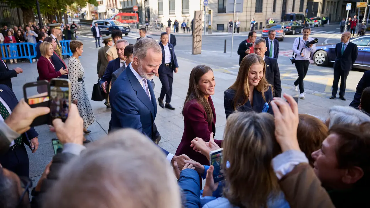 La Princesa Leonor, acompañada de los Reyes Felipe y Letizia, inicia en el Palacio de Navarra una visita a la Comunidad foral que se prolongará durante el viernes y el sábado.
PABLO LASAOSA